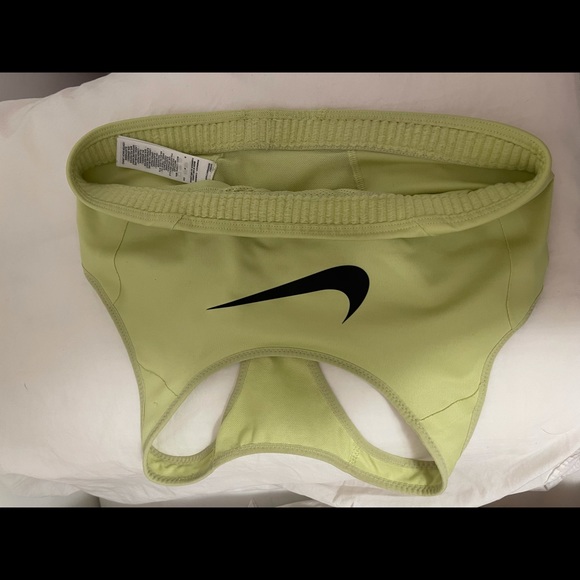 Nike sports bra - Picture 2 of 3